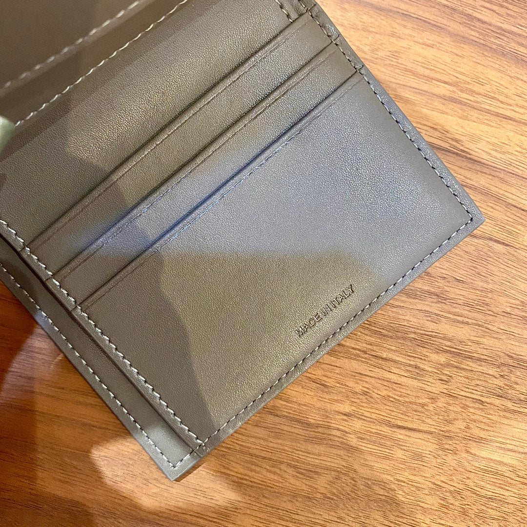 маленький короткий трехсекционный кошелек Celine с ремешком из зернистой ткани