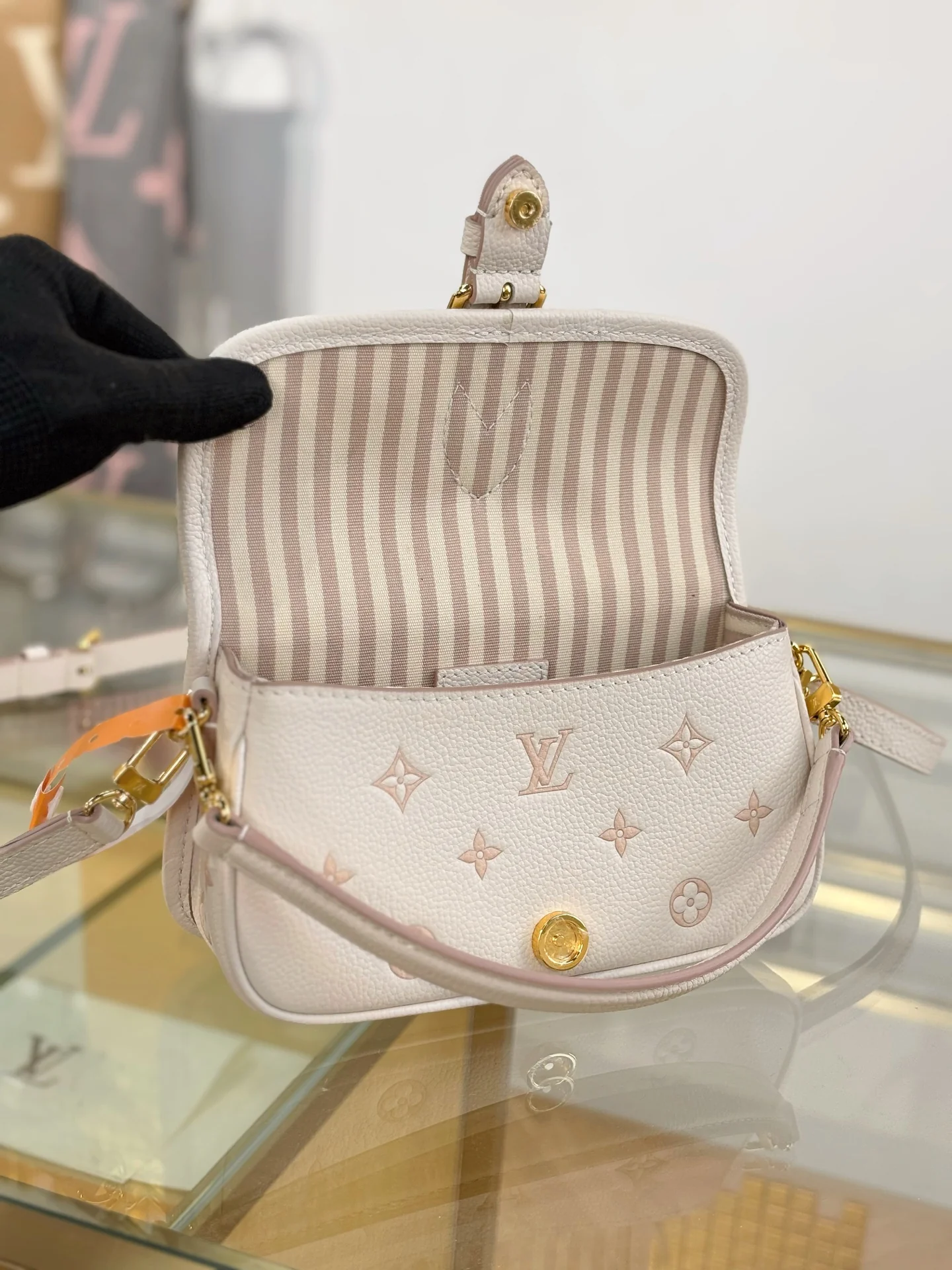 LV-m25591-nano-speedy handbag-1