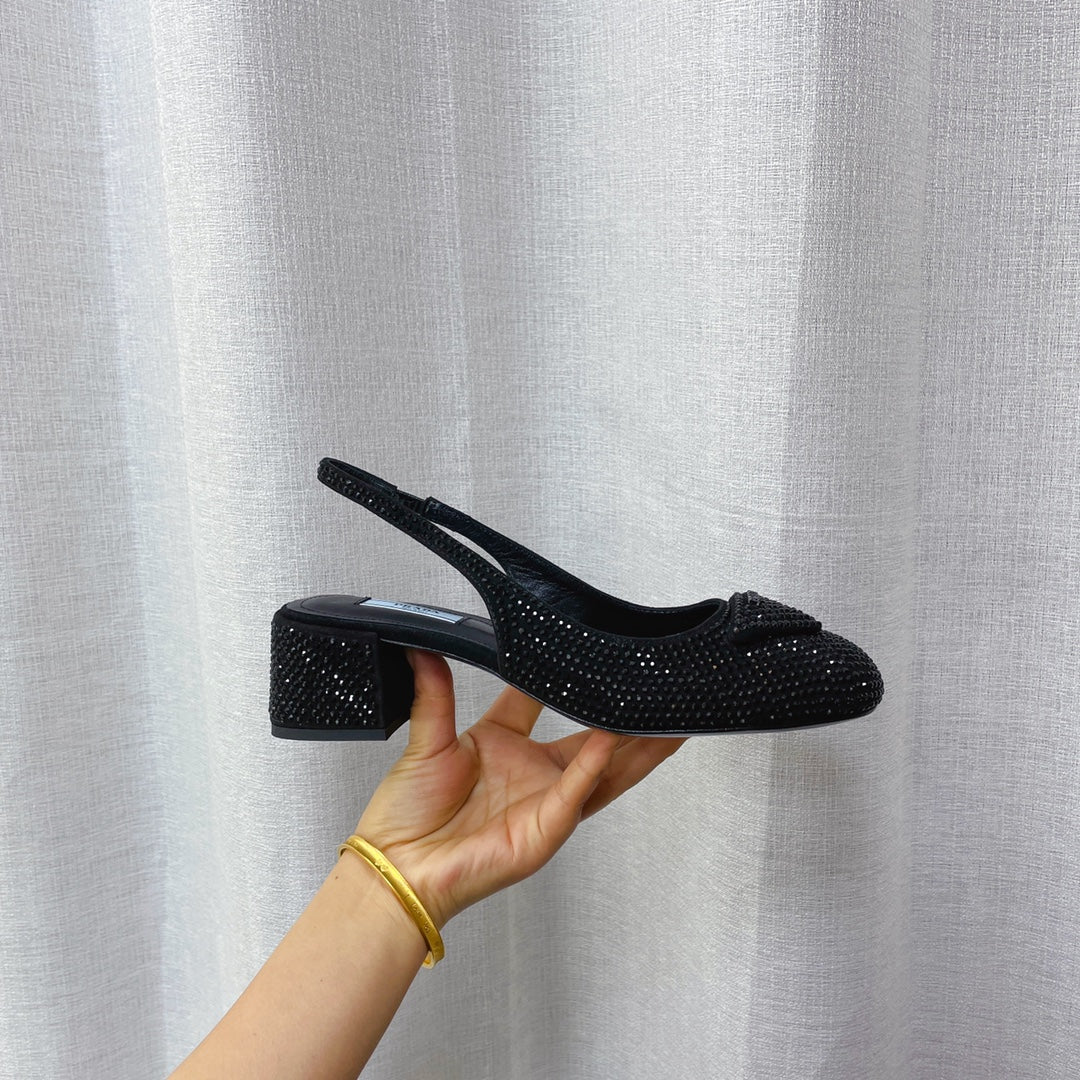 Туфли Prada - туфли-мэри-джейн на низком каблуке, украшенные стразами - черные