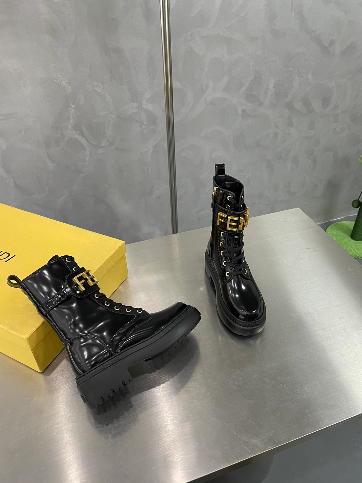 Сапоги для верховой езды Fendi средней высоты - черные