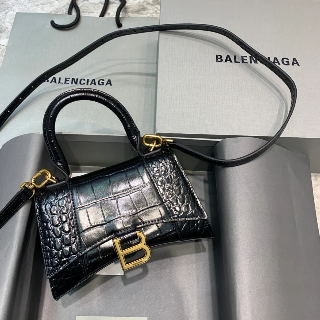 Сумка Balenciaga Hourglass, размер XS — черная, с крокодиловым рисунком — золотистая фурнитура
