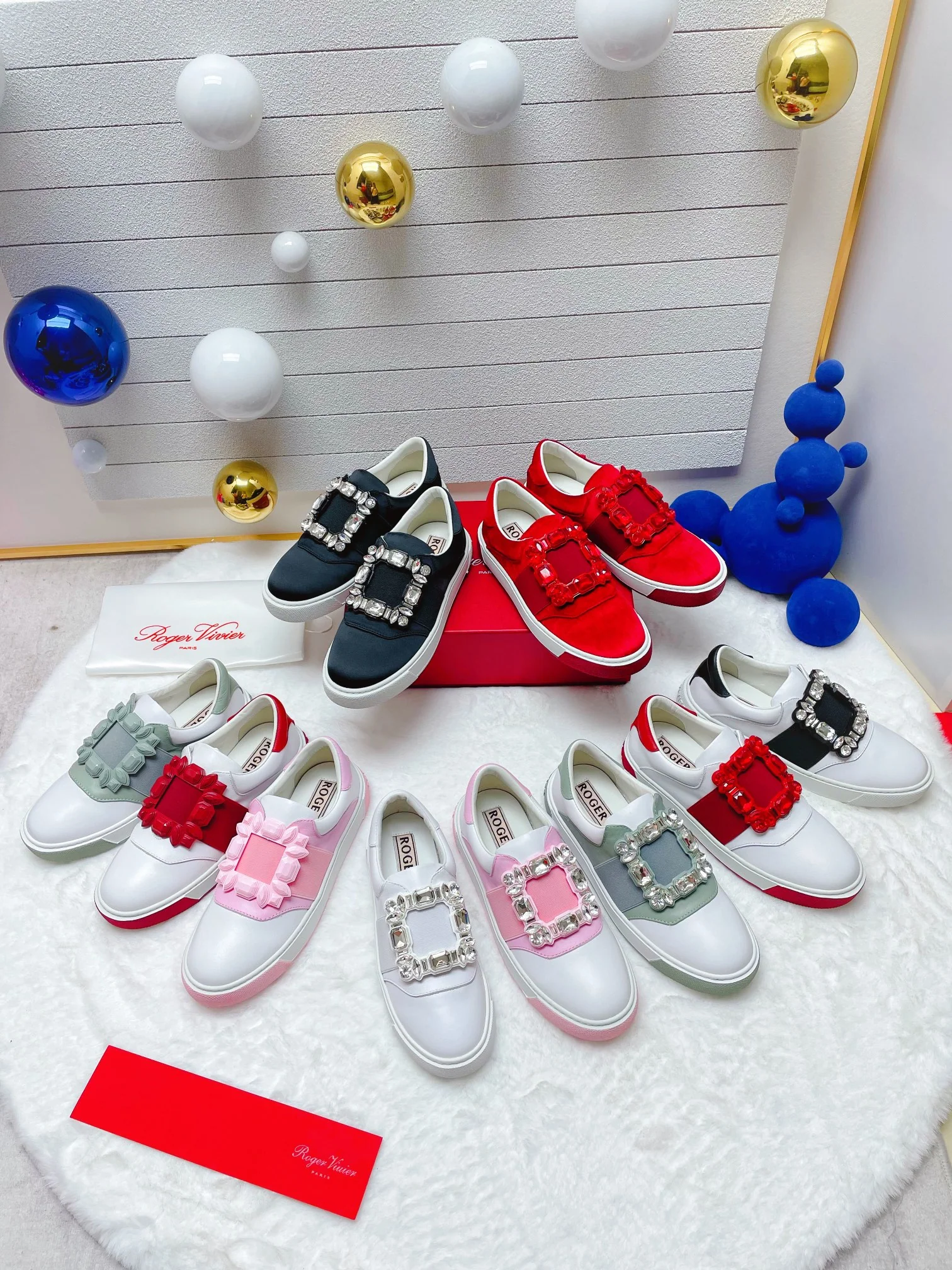 Обувь RV - Новинки ранней весны 2023 года - Спортивная и повседневная обувь - Изображение коллекции