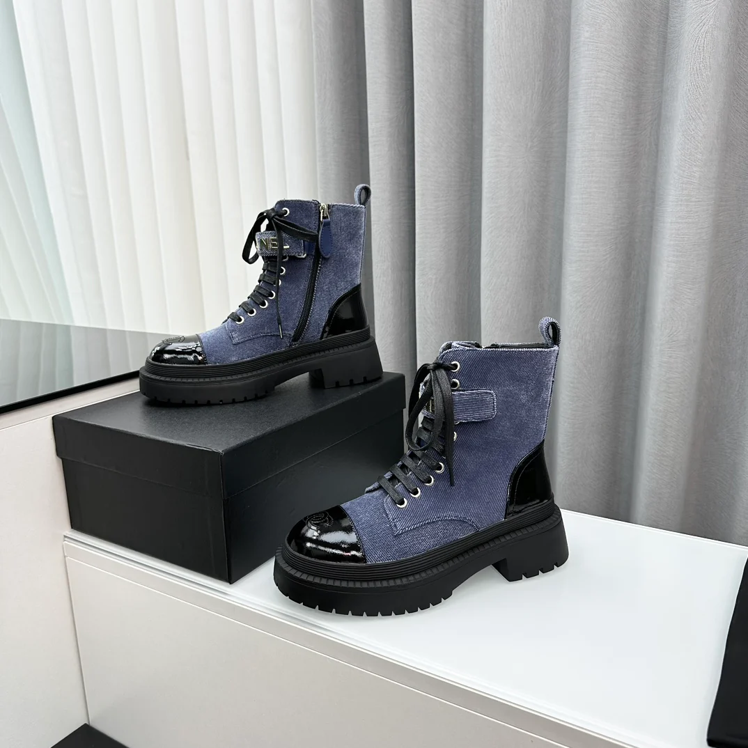 Новинка сезона осень/зима 2023 от Chanel - Ботильоны на шнуровке - Синие