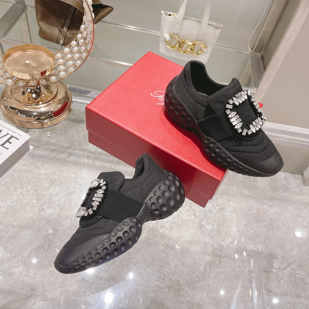 Кроссовки с пряжками и стразами - полностью черные