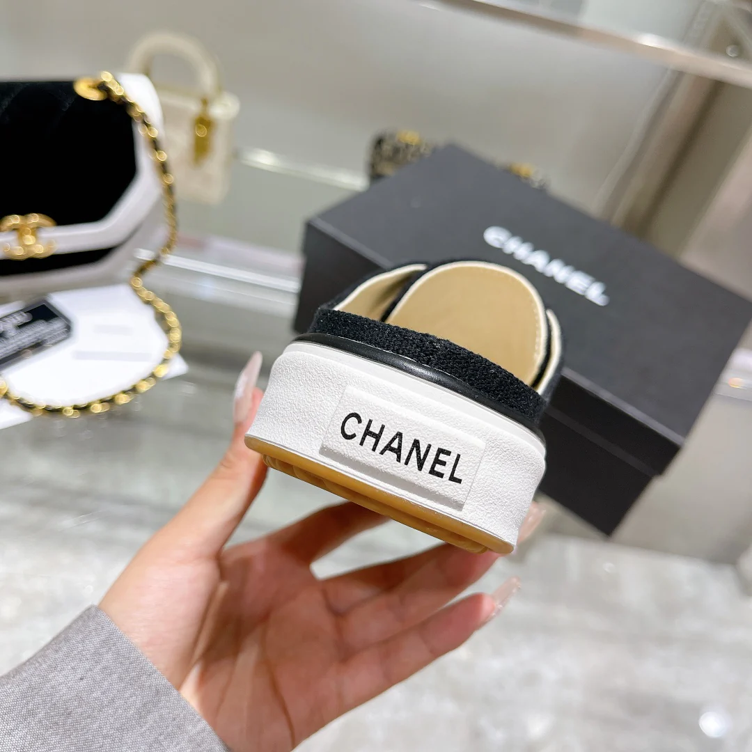 Chanel - Черные парусиновые тапочки