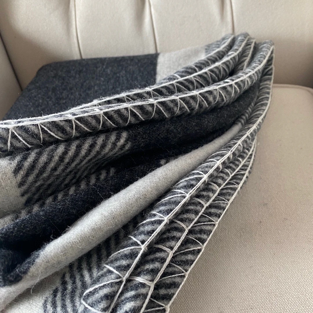 Кашемировое одеяло Chanel — незаменимый элемент роскошного интерьера — 1