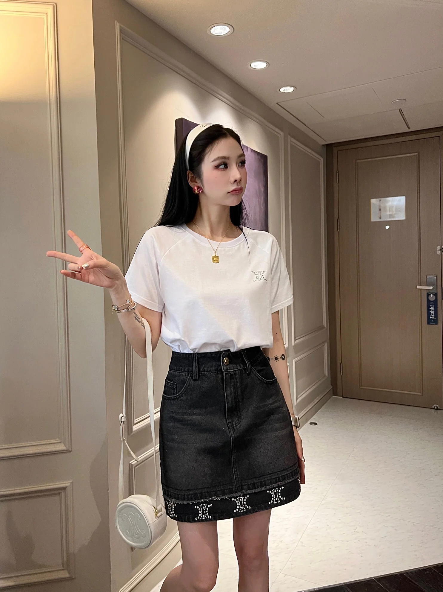 Celine-2404 - Комплект из футболки с коротким рукавом свободного кроя и узором 