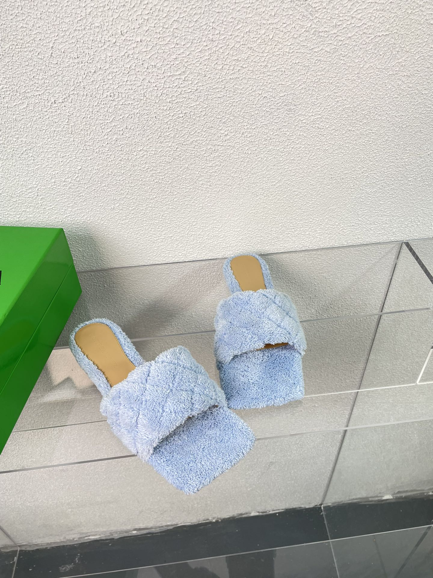 Новинка 2023 года от BV - Серия плюшевых тапочек - Светло-голубые