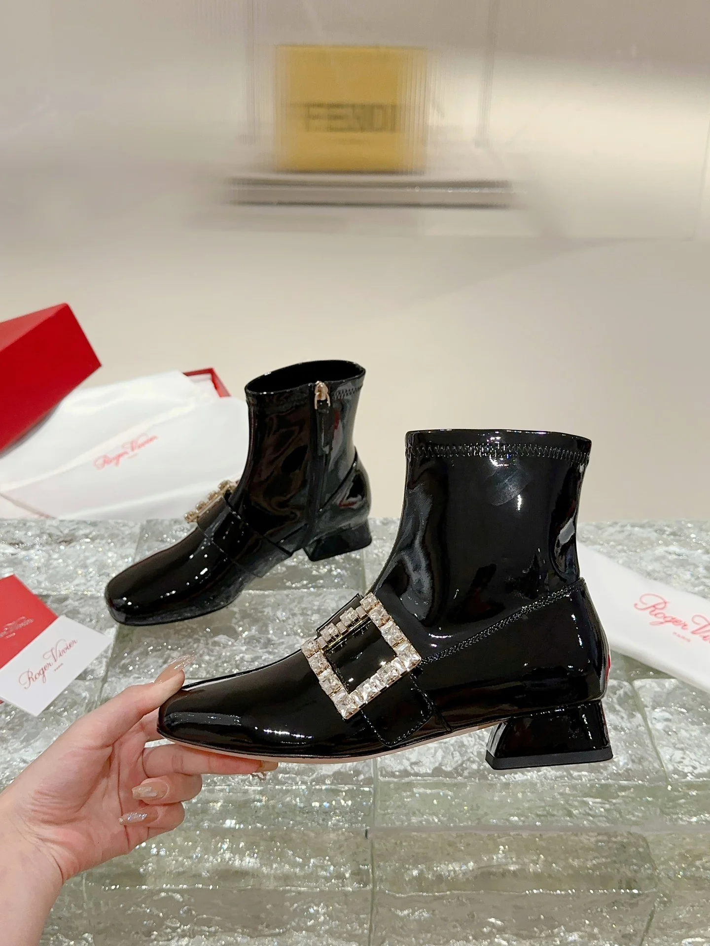 Туфли с квадратным носком и пряжкой - 2024 - Ботильоны на низком каблуке с металлической пряжкой - Черные