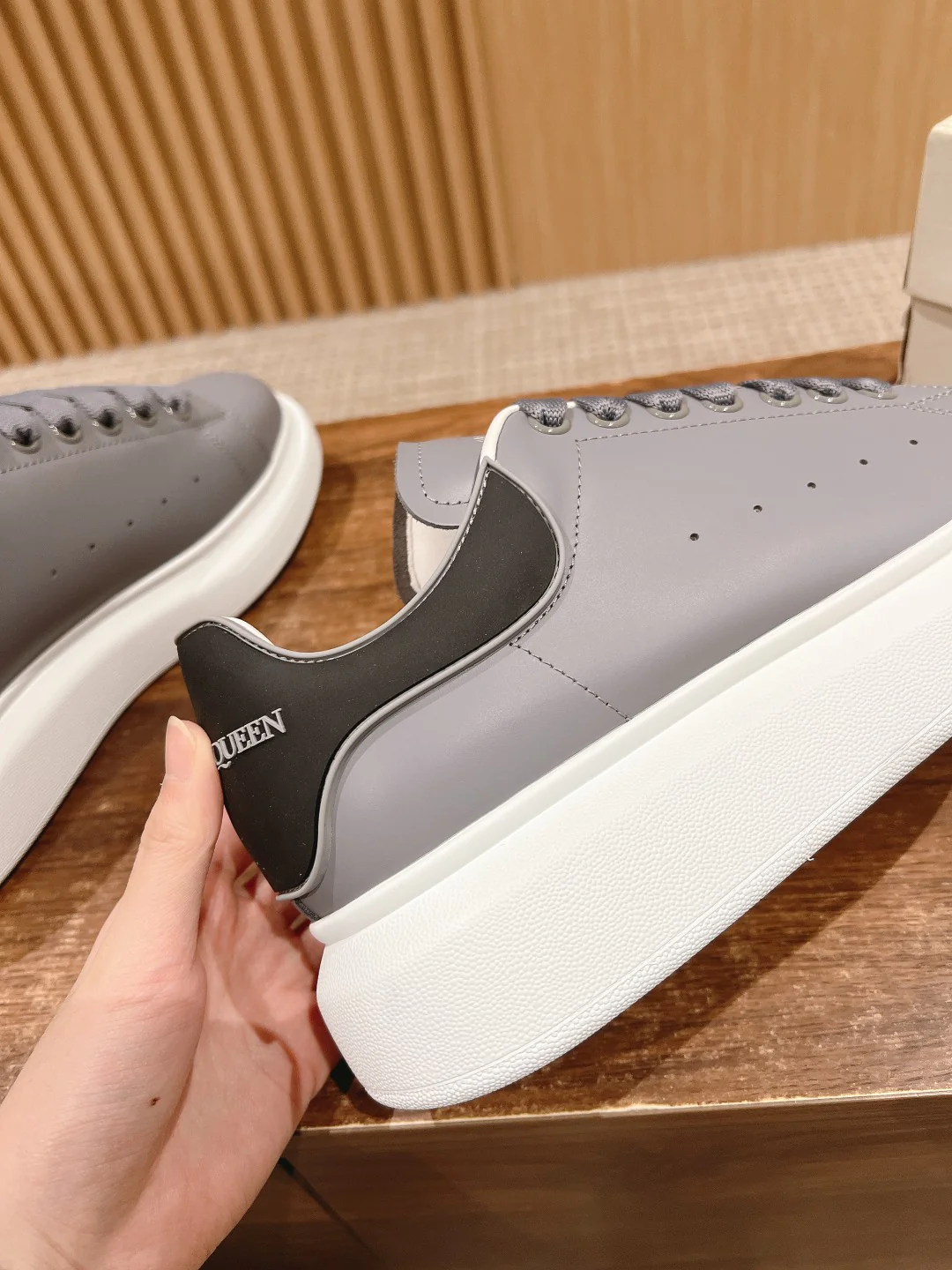 Повседневные туфли на платформе McQueen 2024 - серые