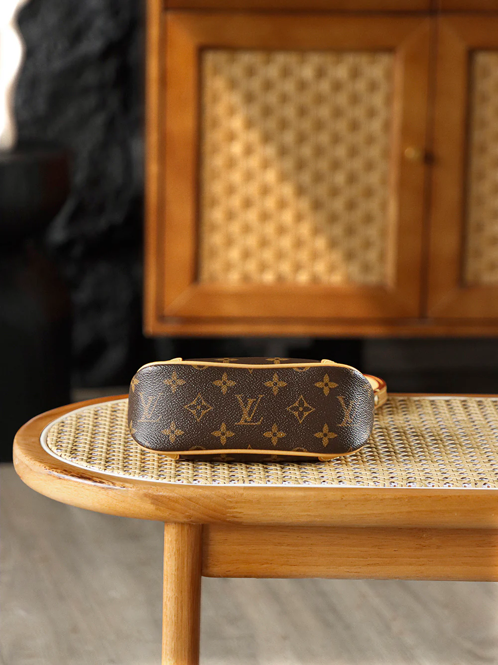 LV-m25519-nano-boulogne croissant