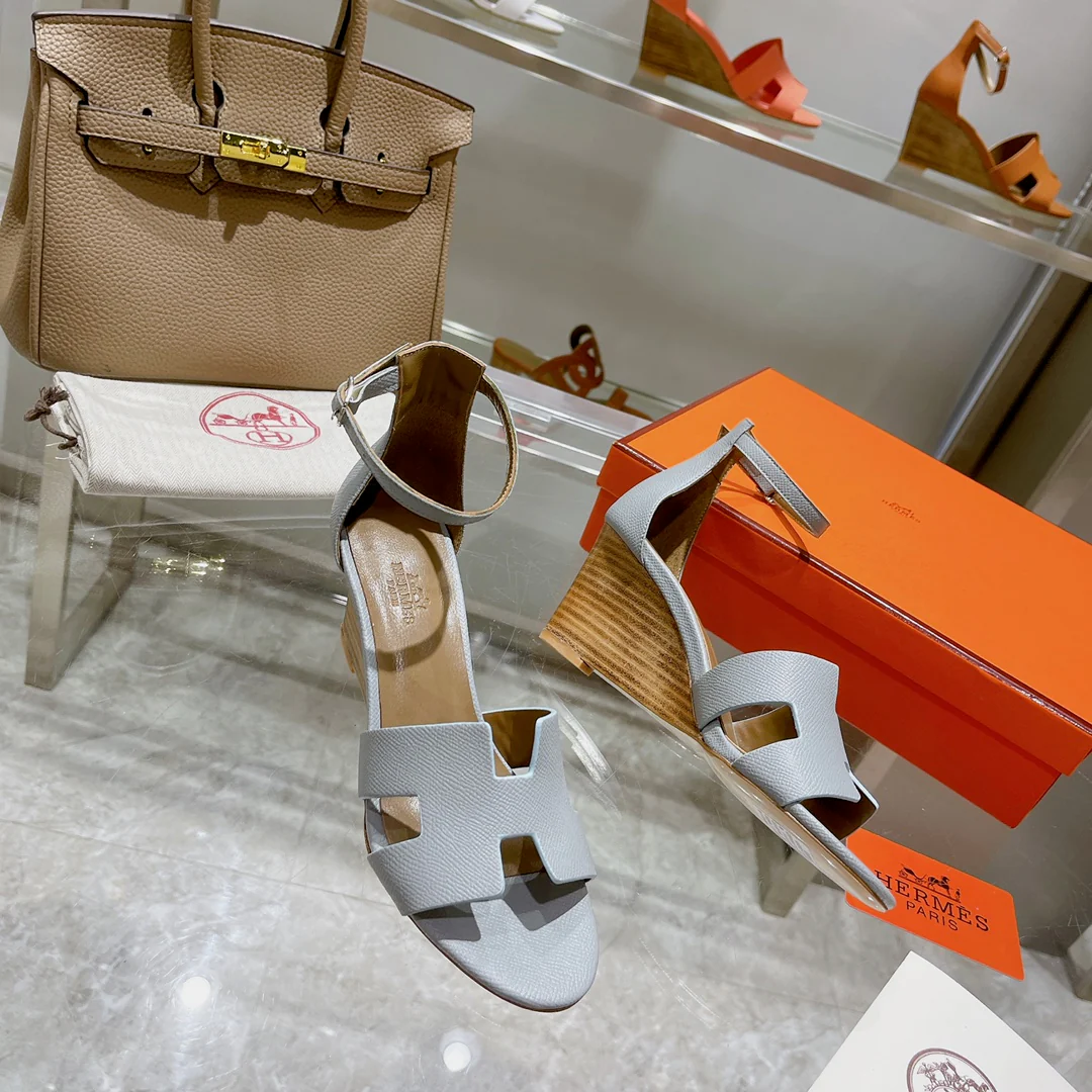 Новинки сезона весна/лето 2022 от Hermes - Сандалии на высоком каблуке - 2