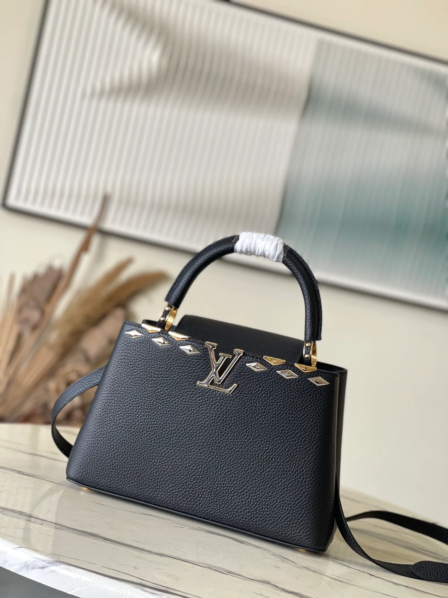 LV-m12751-capucines-medium handbag-black