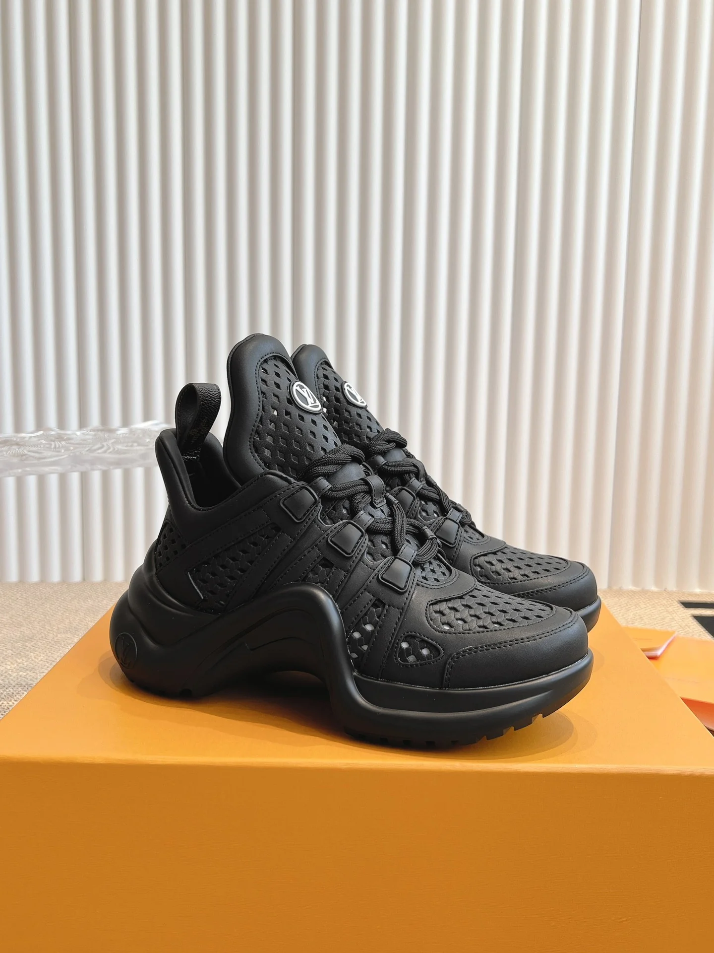 Повседневные туфли на платформе LV-2024 - черные