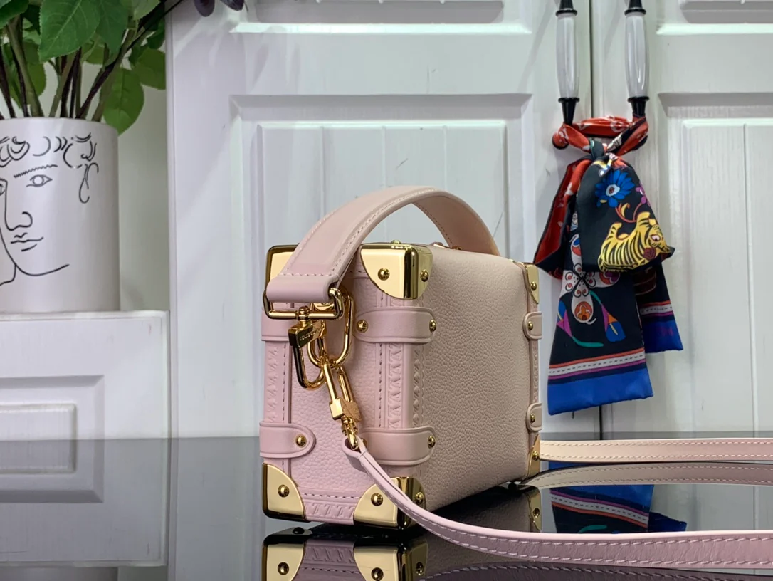 m83080-LV-side-trunk-pm chain bag-pink