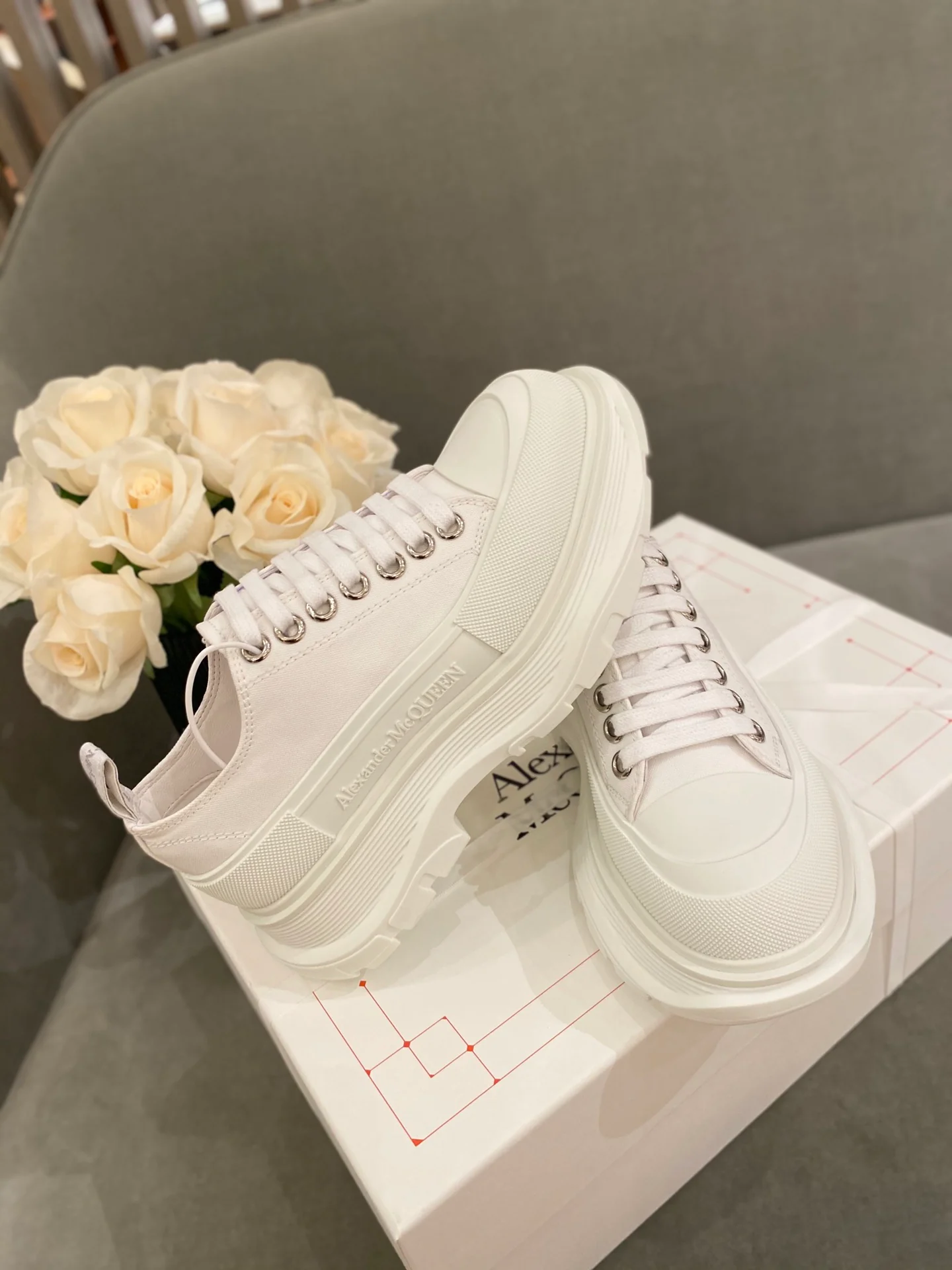 Кроссовки на платформе McQueen из парусины - унисекс - белые