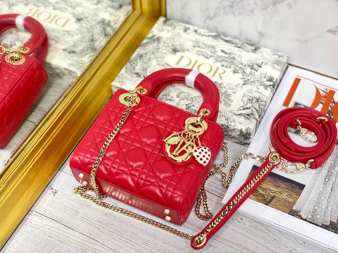 Мини-сумочка Dior Lady Dior - модель Princess Dior с тремя отделениями - 17 см - застежка в виде красного сердца