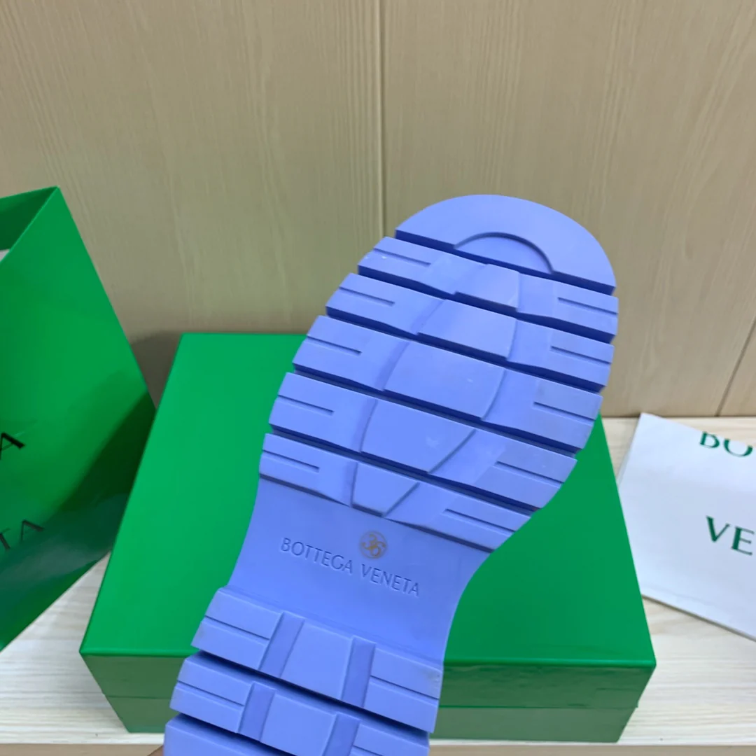 Новые короткие ботинки BV-22 осенне-зимней коллекции - синяя подошва