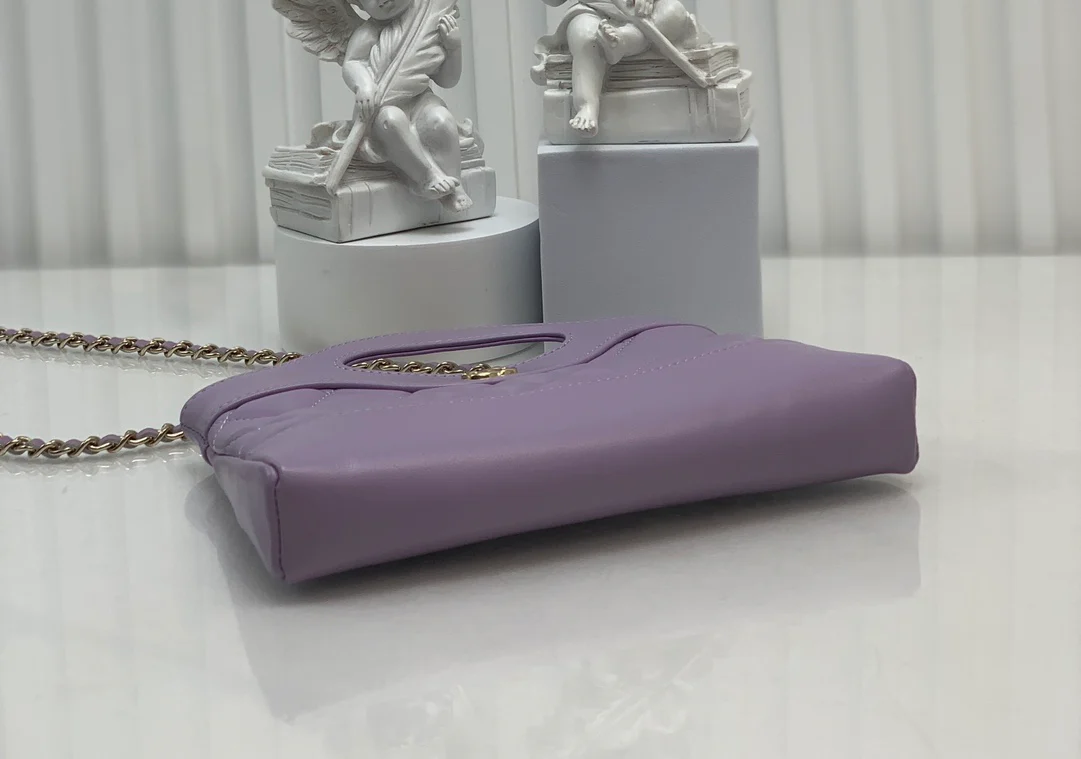 Миниатюрная сумка Chanel из овечьей кожи серии 24c31, фиолетовая.