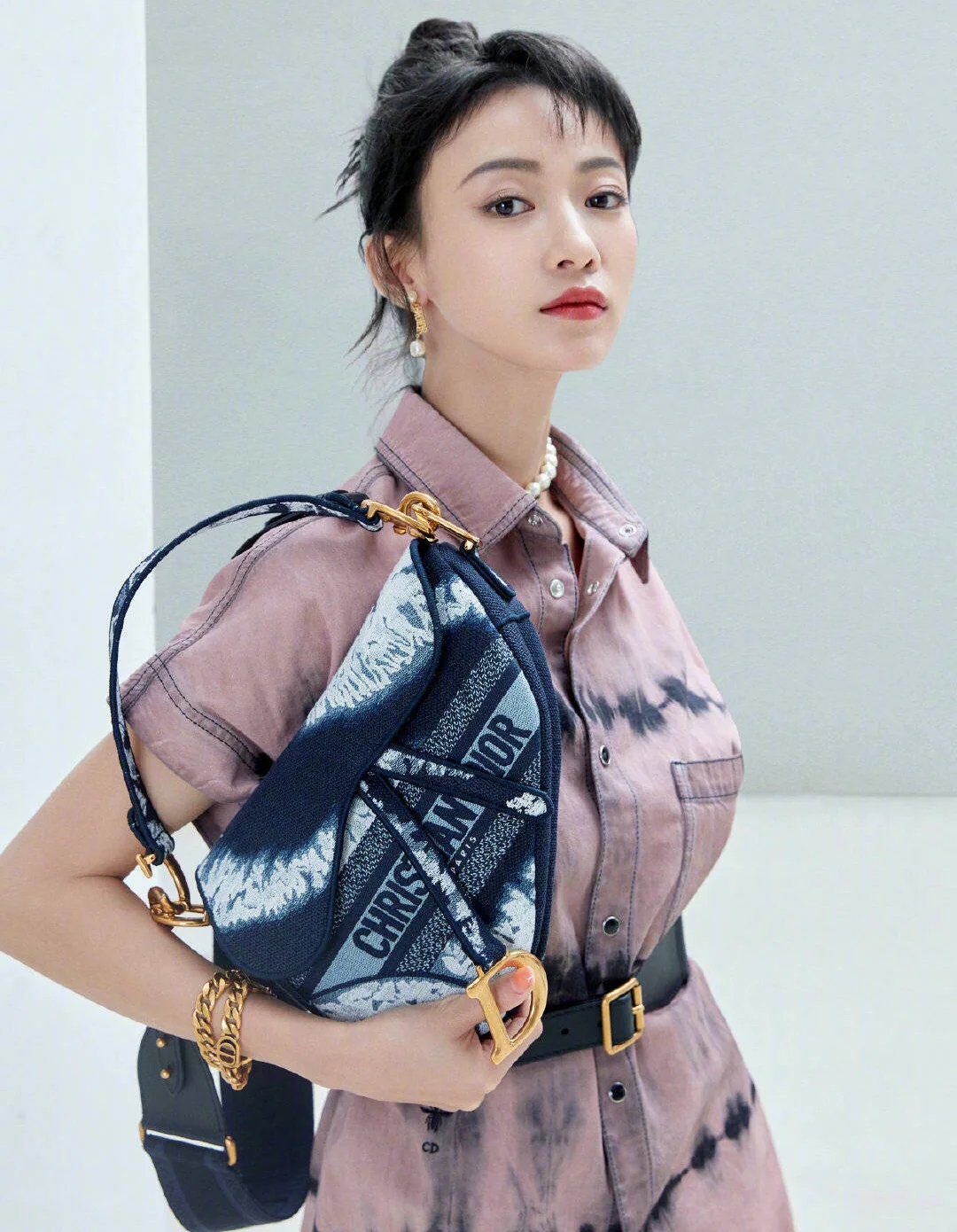 Сумка Dior Saddle Bag с вышивкой - 25 см