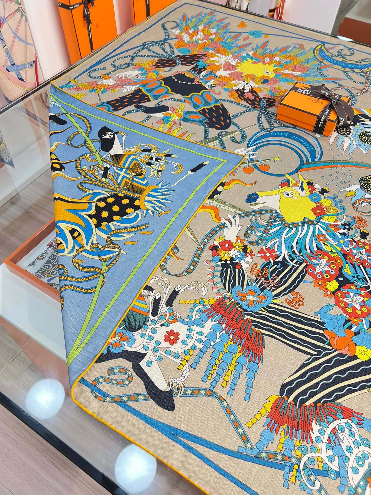 Двусторонняя шаль Hermes из шелка и кашемира - 140 см