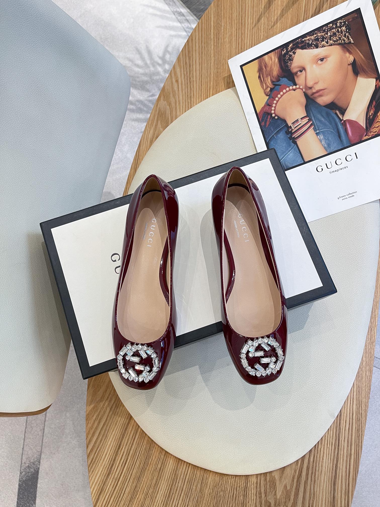 Gucci - Вечная классика - Туфли на низком каблуке с двойной пряжкой и логотипом Gucci