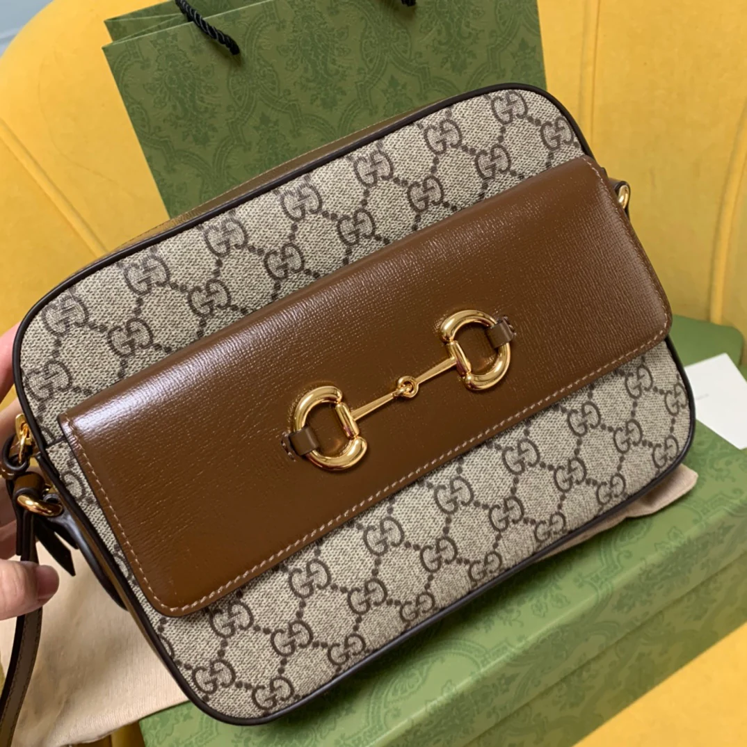 Сумка для фотоаппарата Gucci 1955 с пряжкой в ??виде подковы