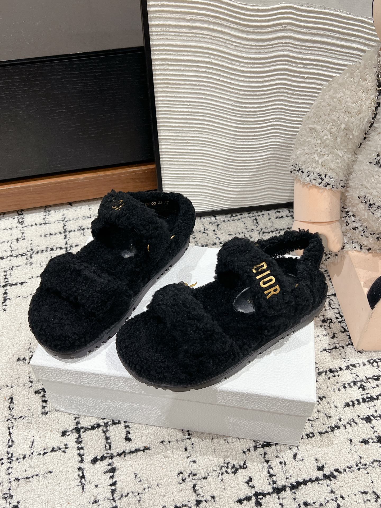 Шерстяные тапочки Dior 2024 - черные