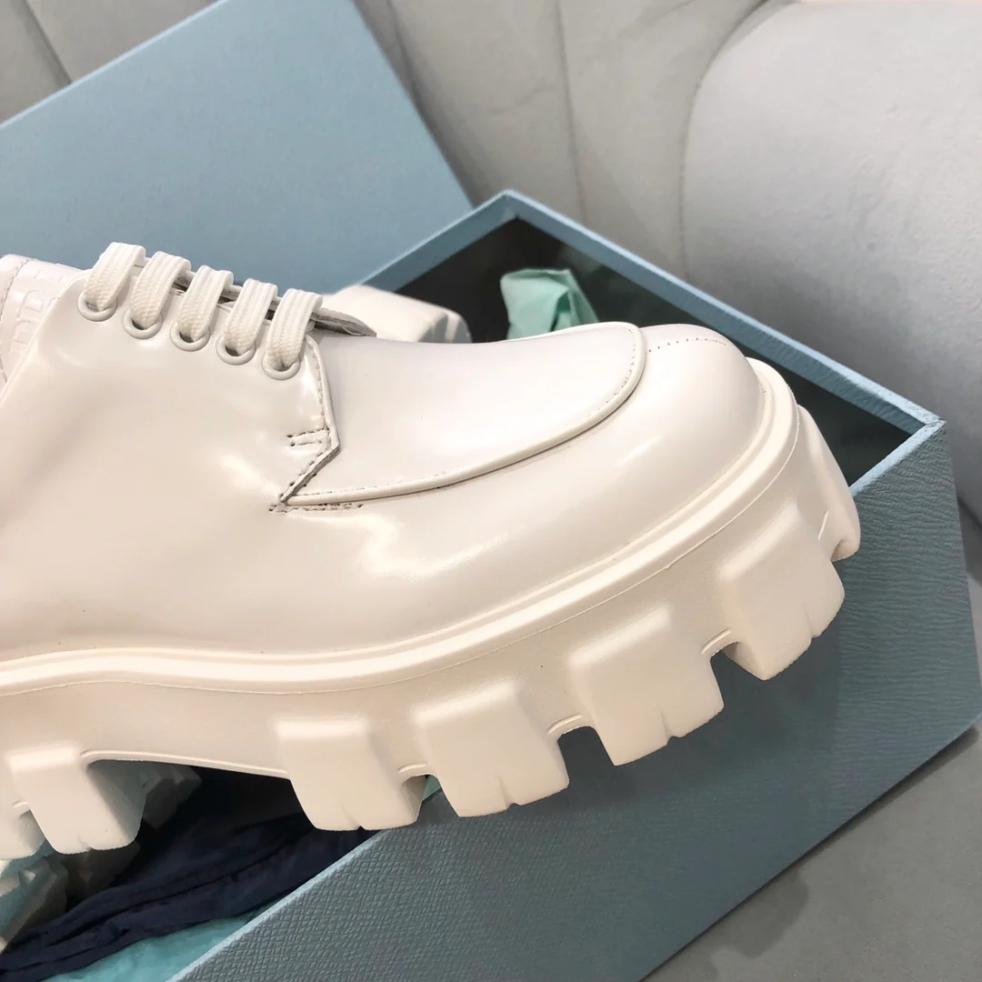 Обувь Prada - Лоферы Prada на монолитной платформе со шнуровкой