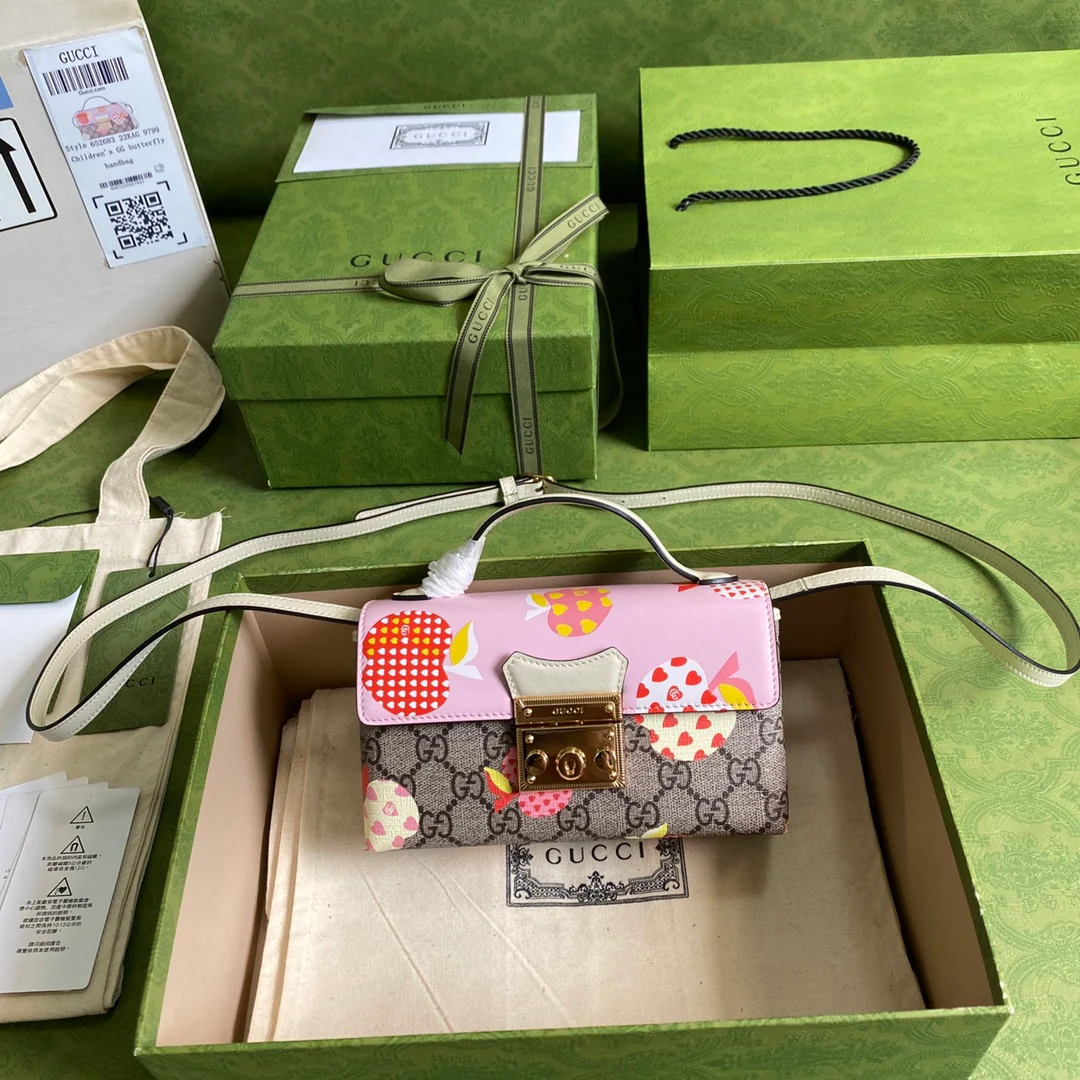 Мини-сумочка Gucci Apple Pink Lock Chain