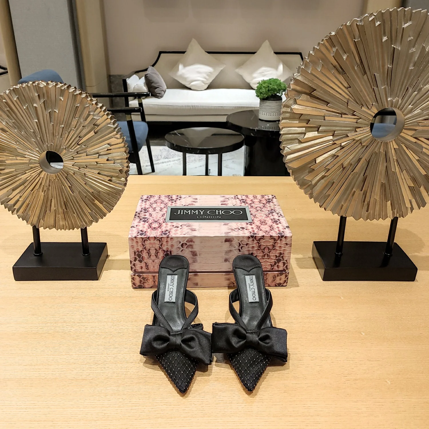 Босоножки на шпильке Jimmy с бабочкой, шелковые, черные