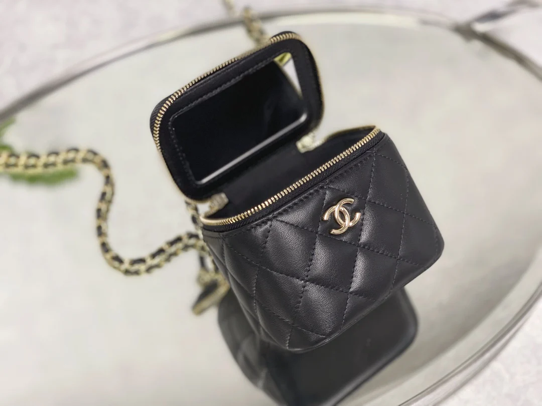 Футляр для помады Chanel 2022 года — маленькая коробочка — черный