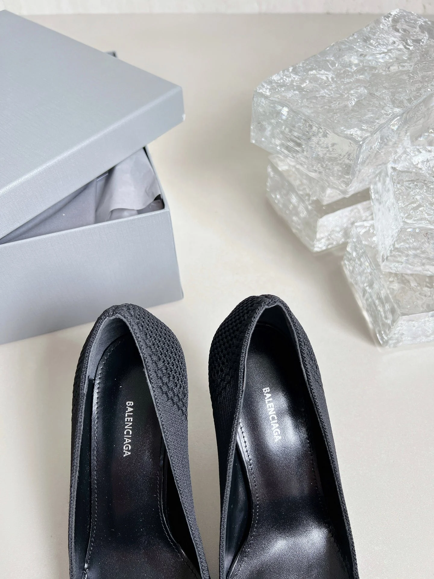 Balenciaga - Туфли-лодочки с острым носком, 2022 год.