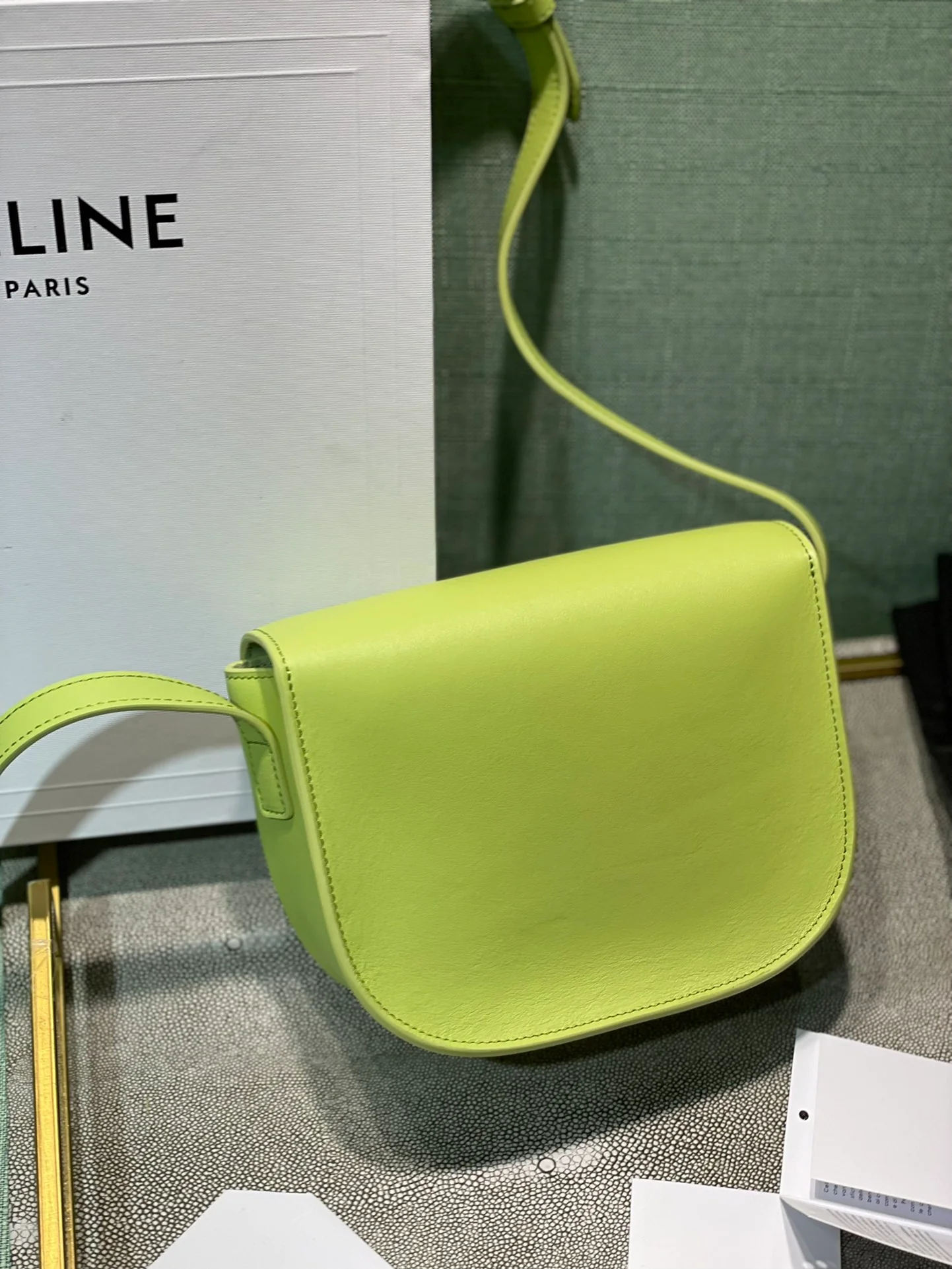 Сумка-седло Celine Kiwi Green Folco Cuir