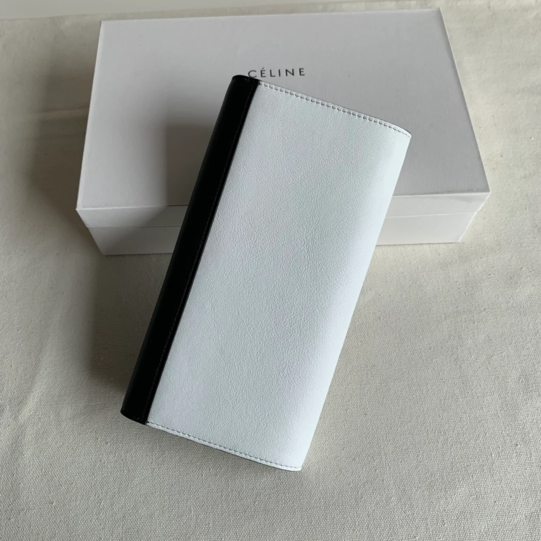 Черно-белый кошелек-книжка Celine