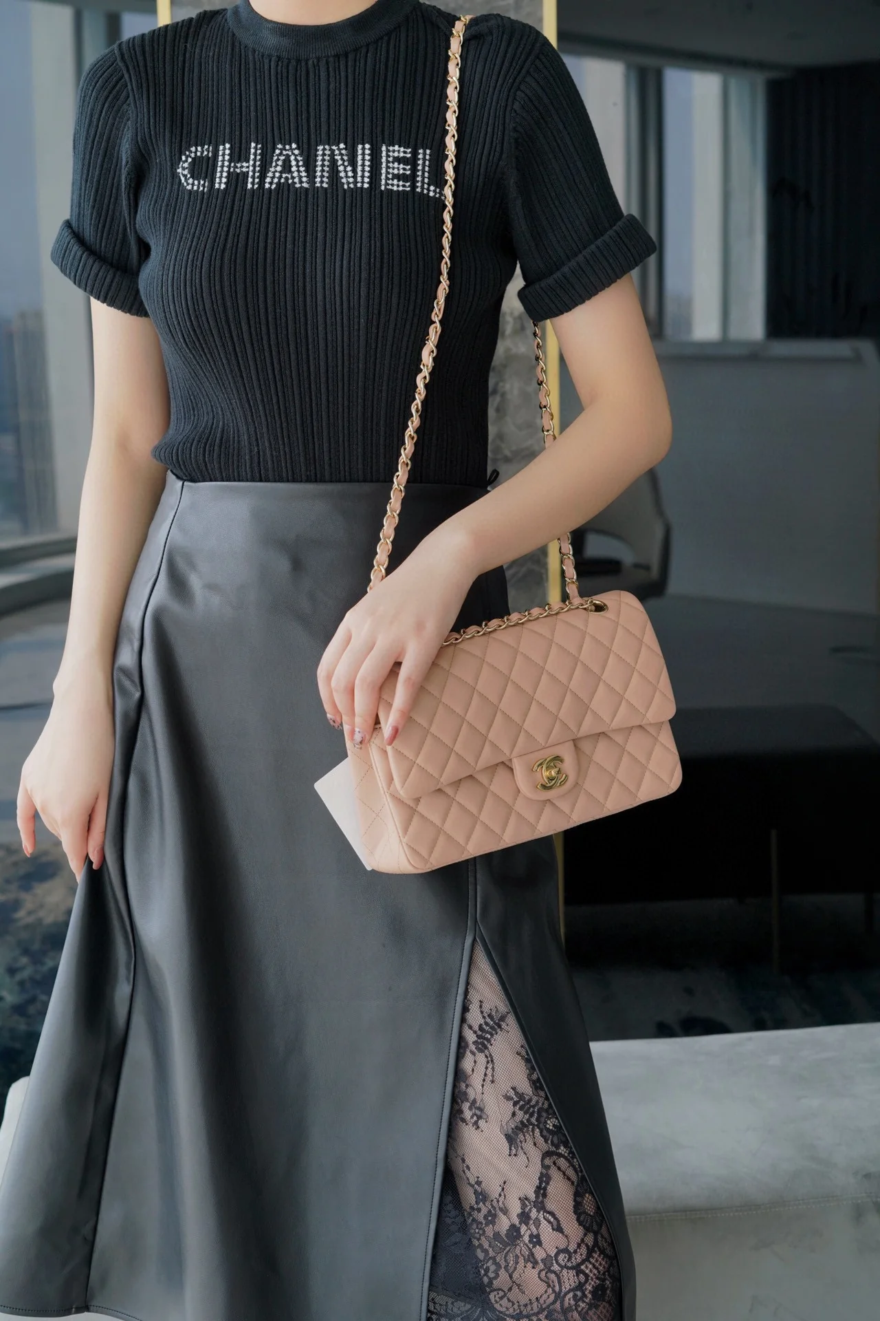 Часы Chanel CF Medium 25cm Milk Tea Apricot Lambskin with Light Gold Buckle CF25