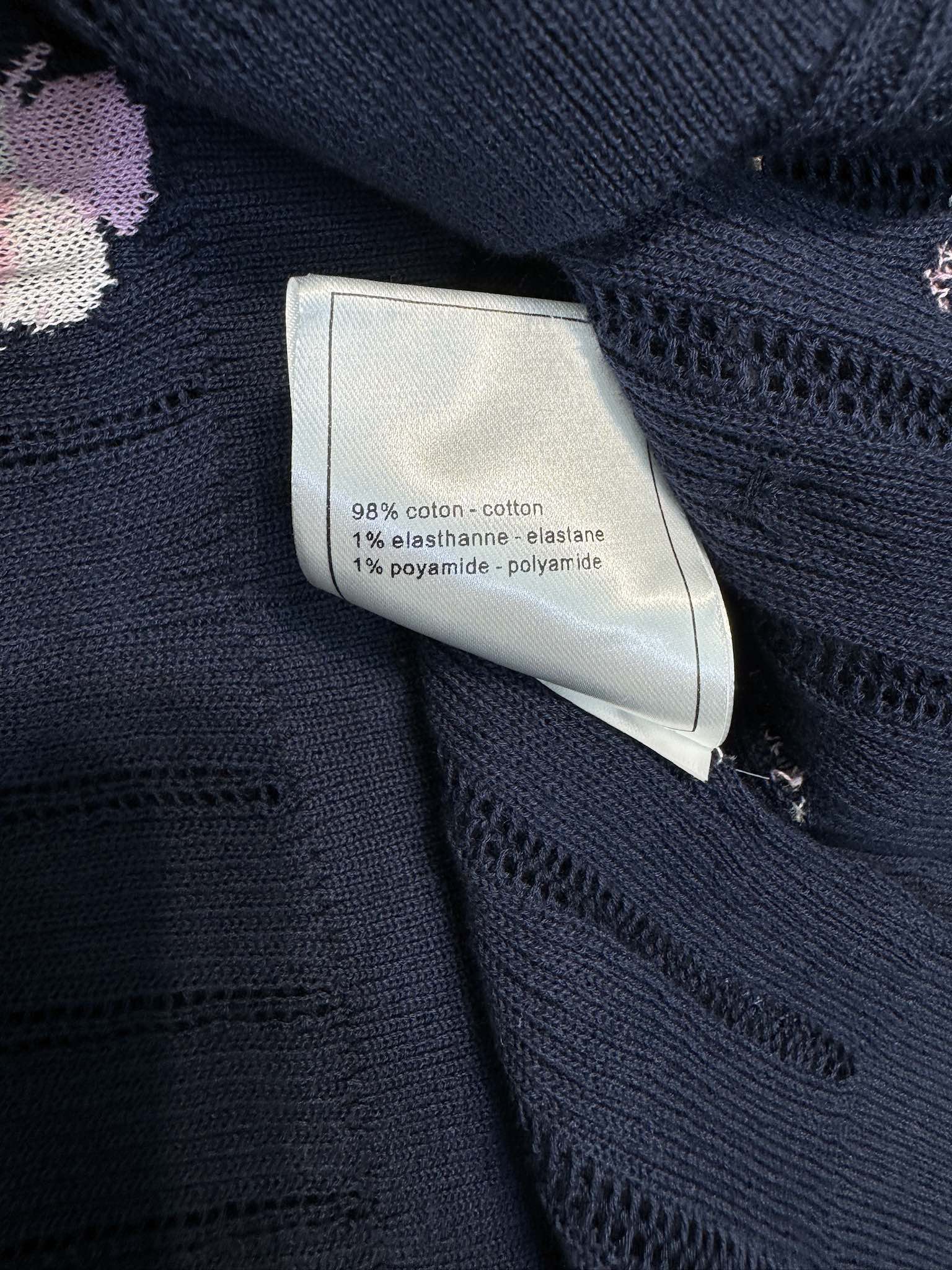 В стиле Chanel - 2403 - Трикотажный топ с короткими рукавами и жаккардовым узором в виде четырехлистного клевера - Черный