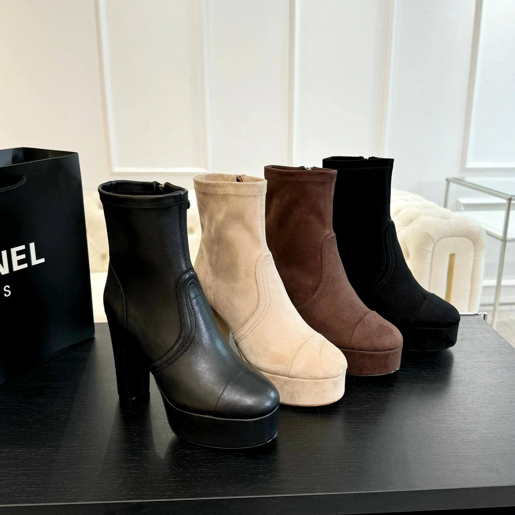 Ботинки Chanel Stretch 2024 — изображение из коллекции