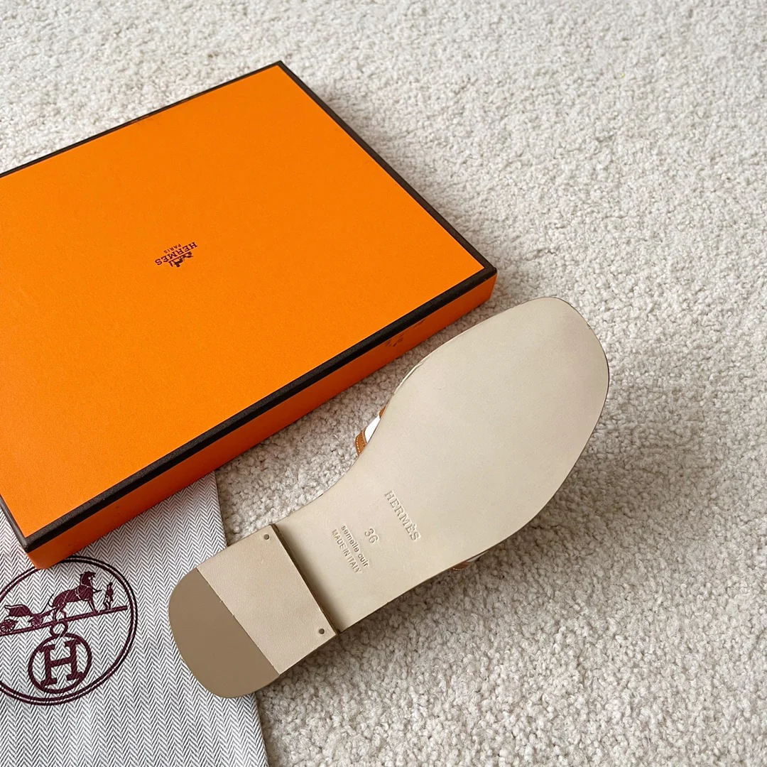 Новинка ранней весны от Hermes - Коричневые тапочки