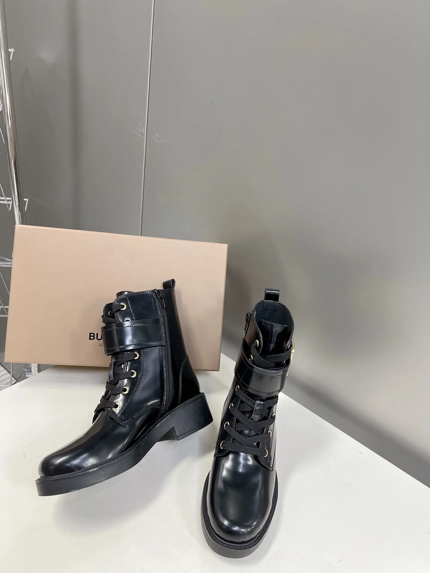 Burberry - Новинка ранней весны 22s - Ботильоны Taobao