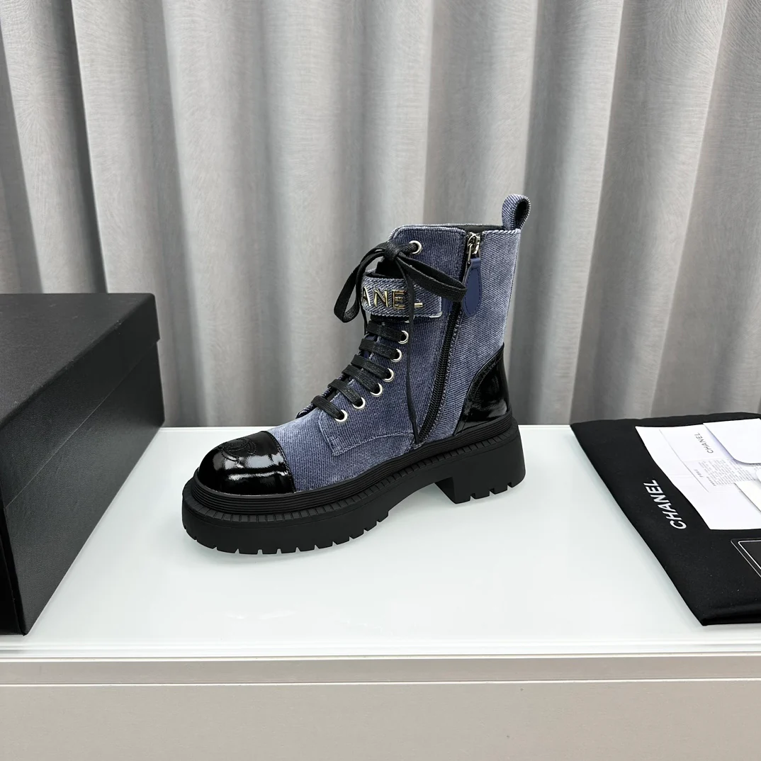 Новинка сезона осень/зима 2023 от Chanel - Ботильоны на шнуровке - Синие