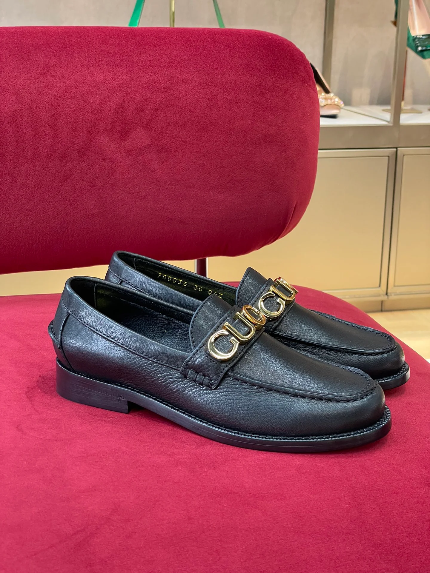 Новинка сезона осень/зима 2022 от Gucci - Лоферы - Черные