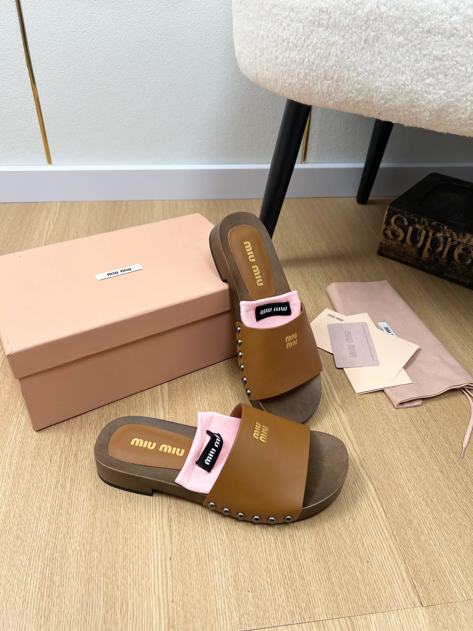 Деревянные тапочки Miu Miu 2024 - Кофе