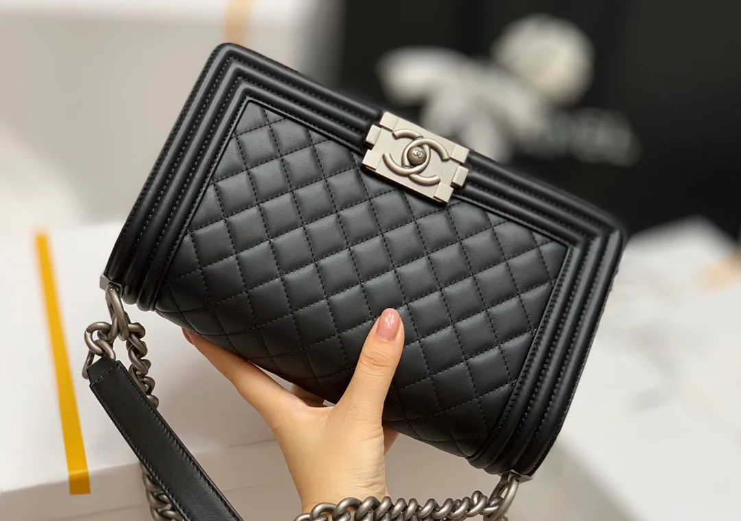 Chanel-boy-25cm-10