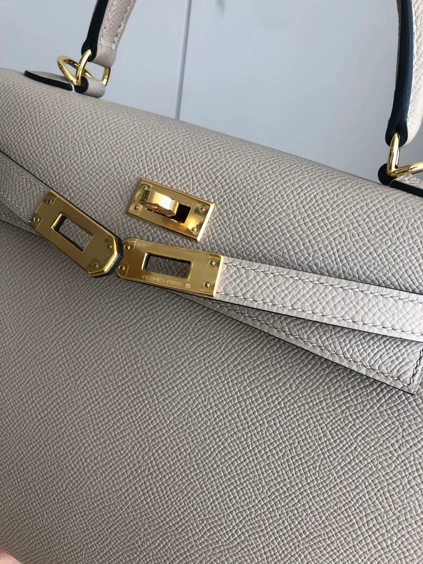 Hermes Kelly 25 Epsom Grey с золотой пряжкой