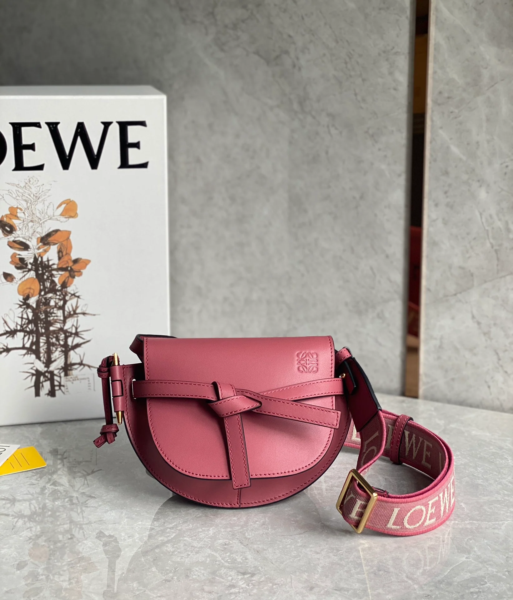 Сумка-седло Loewe Gate Dual Mini Saddle Bag - розово-розовая