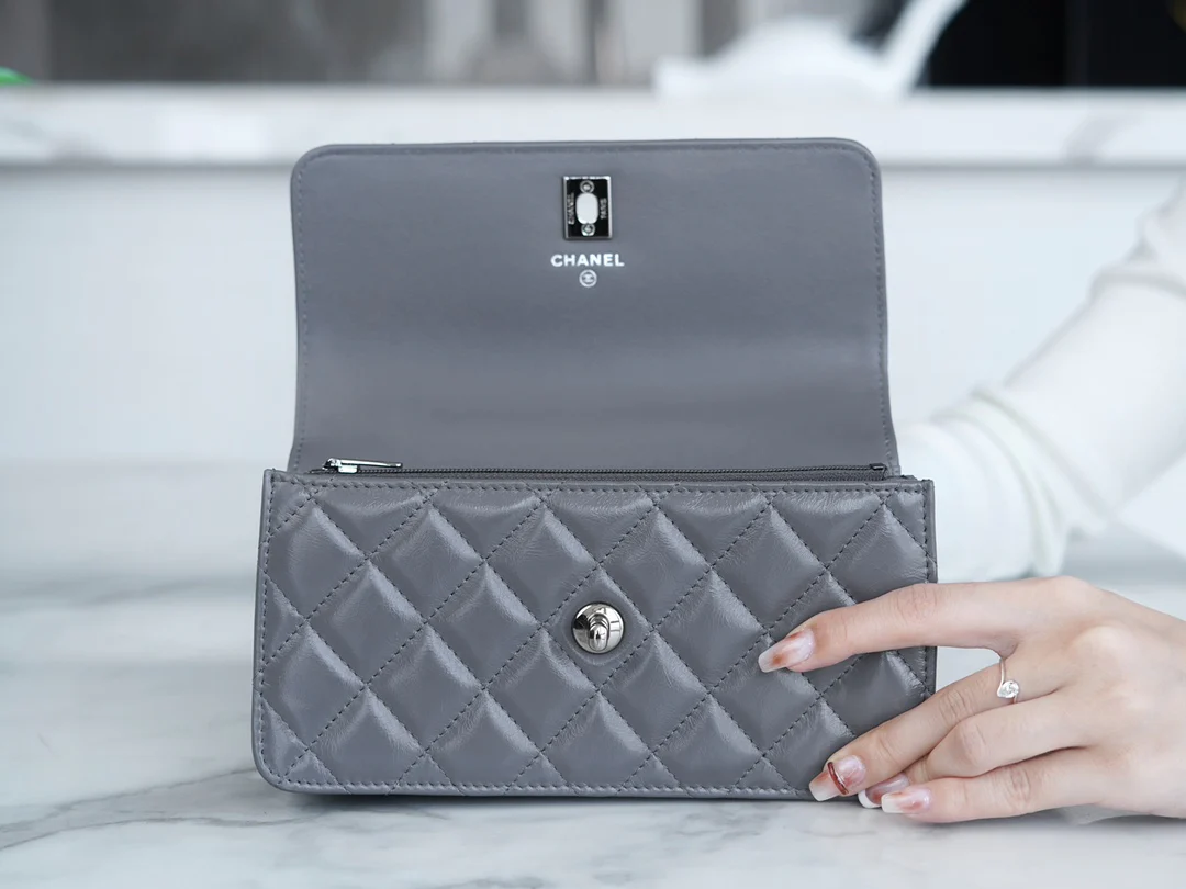 Chanel - Новая гармошка с ручкой, украшенной стразами - Серая