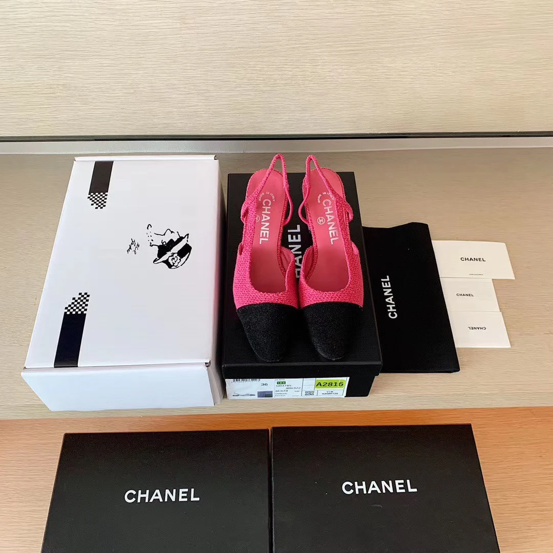 Классические сандалии Chanel на массивном каблуке - розовые