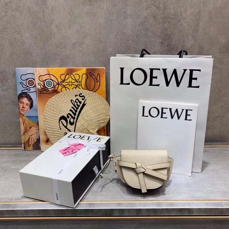 Изображение из коллекции Loewe Mini Gate с узором ?Личи?