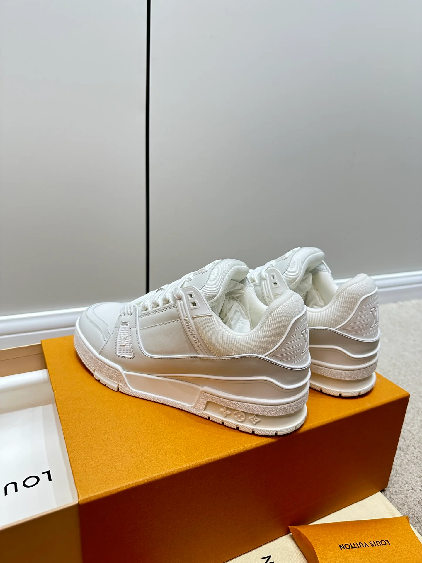 Кроссовки LV Trainer - белые